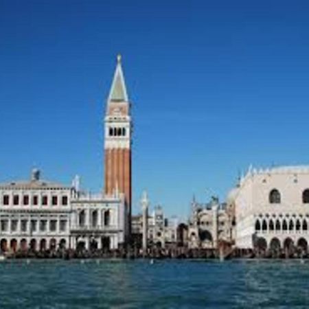 Residenza Leon D'Oro Lägenhet Venedig Exteriör bild
