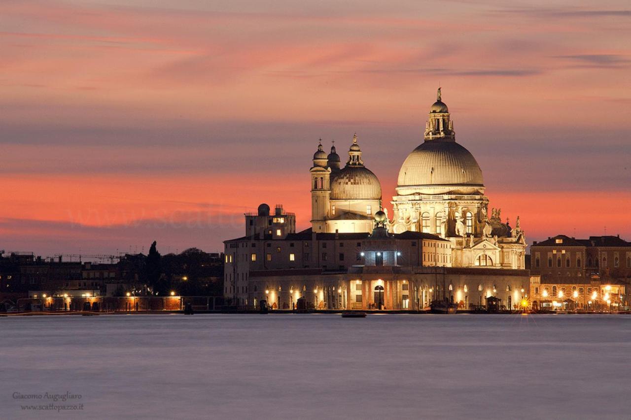 Residenza Leon D'Oro Lägenhet Venedig Exteriör bild
